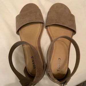 Torrid 10.5 sandal